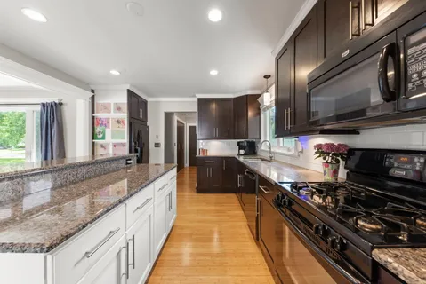 $435,000 | 30W676 Woodewind Drive, Naperville, IL 60563