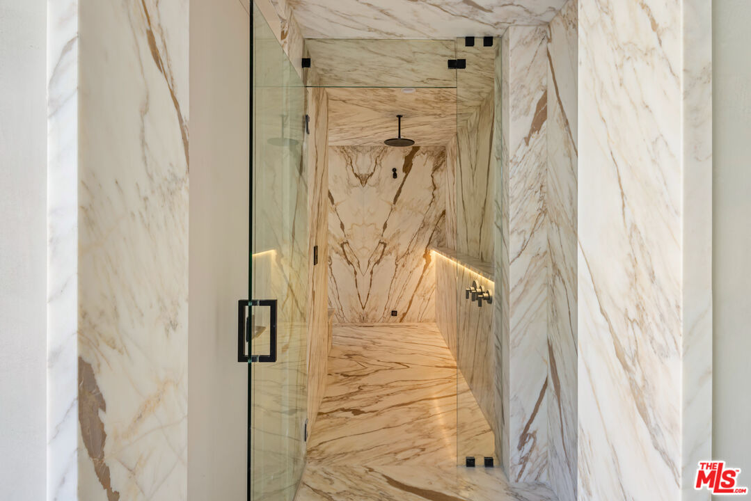 1600 Rising Glen Road Los Angeles, CA 90069 - Photo 22 of 28 a bathroom with a shower