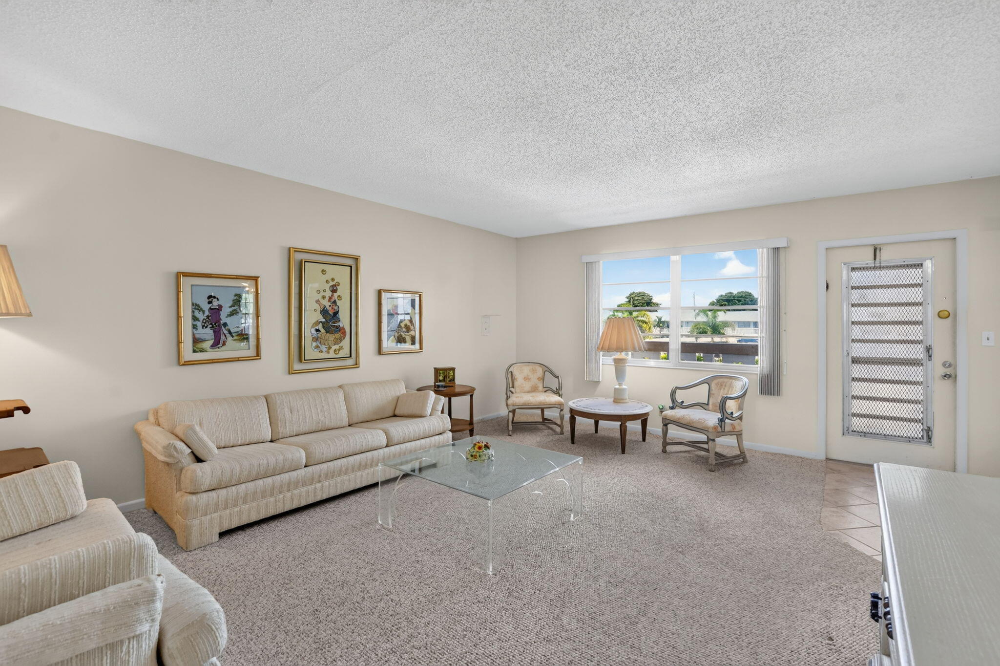 2049 Ventnor Crescent, Unit 2049 Deerfield Beach, FL 33442 - Photo 2 of 42 VENTNOR O Living Room 1