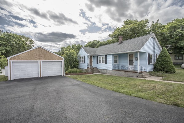 511 Slocum Road Dartmouth, MA 02747 - Photo 1 of 26 Gallery Image 1