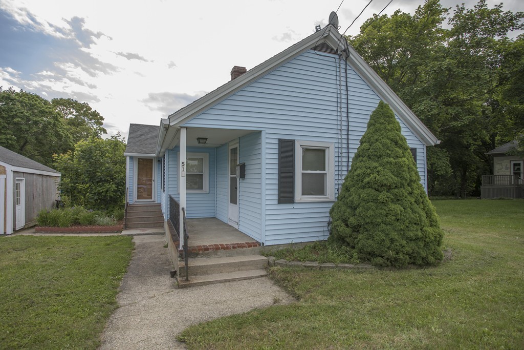 511 Slocum Road Dartmouth, MA 02747 - Photo 3 of 26 Gallery Image 3