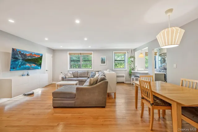 $425,000 | 199-16 21st Avenue, Unit 1336 | Clearview