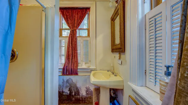 $349,900 | 5 South William Street, Johnstown, NY 12095