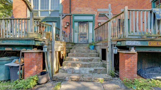 $349,900 | 5 South William Street, Johnstown, NY 12095