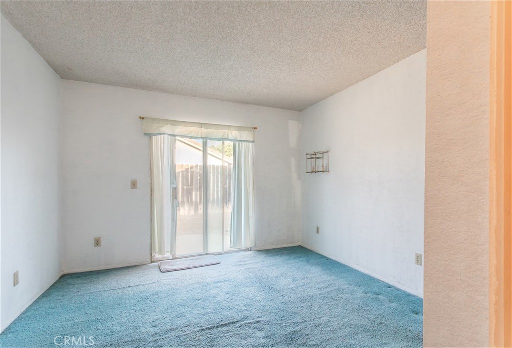 3579 Paine Drive Riverside, CA 92503 - Photo 17 of 31 an empty room with windows