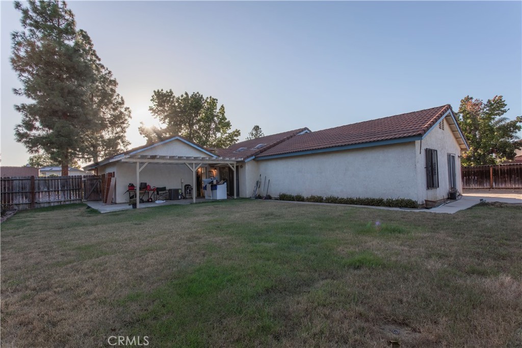 3579 Paine Drive Riverside, CA 92503 - Photo 26 of 31 a front view of a house with a garden