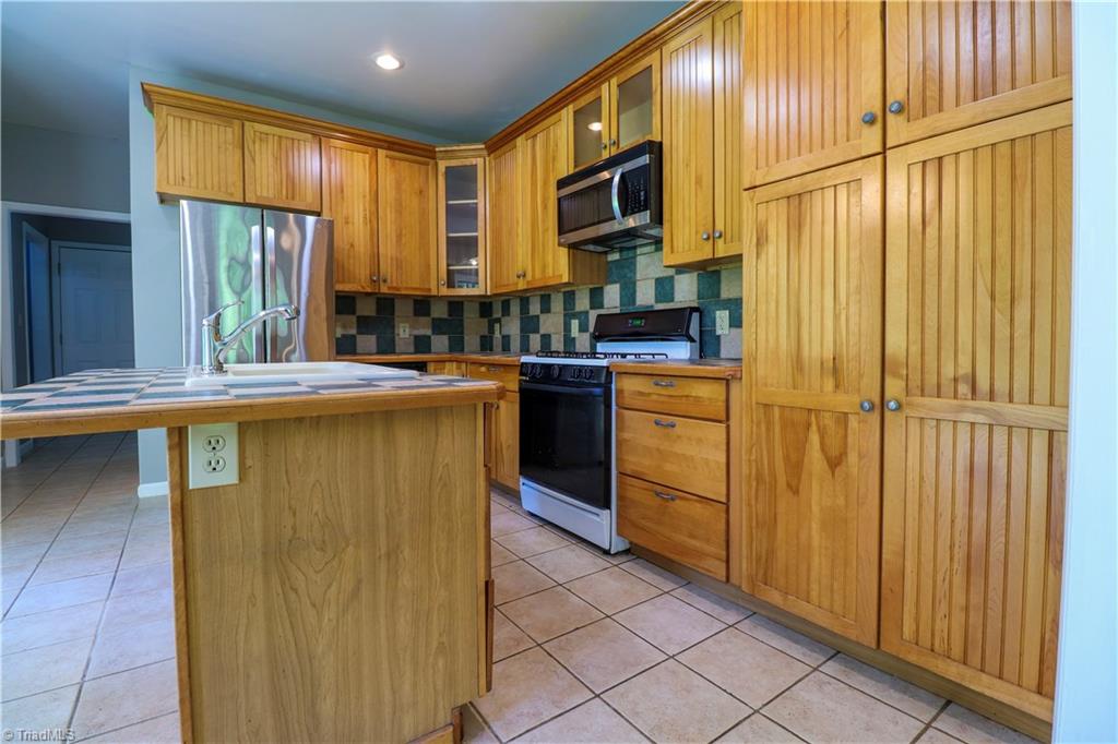 2556 Settle Bridge Road Stoneville, NC 27048 - Photo 7 of 30 Gallery Image 7