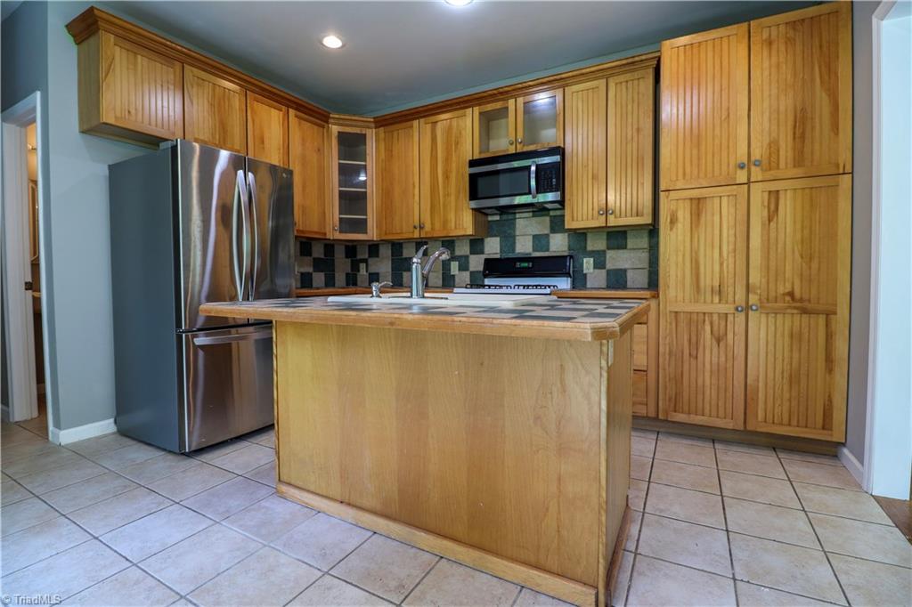 2556 Settle Bridge Road Stoneville, NC 27048 - Photo 8 of 30 Gallery Image 8