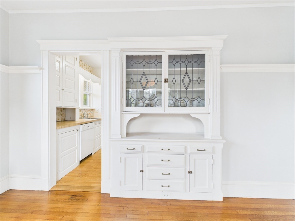 1120 Centre Street, Unit 1 Newton, MA 02459 - Photo 13 of 34