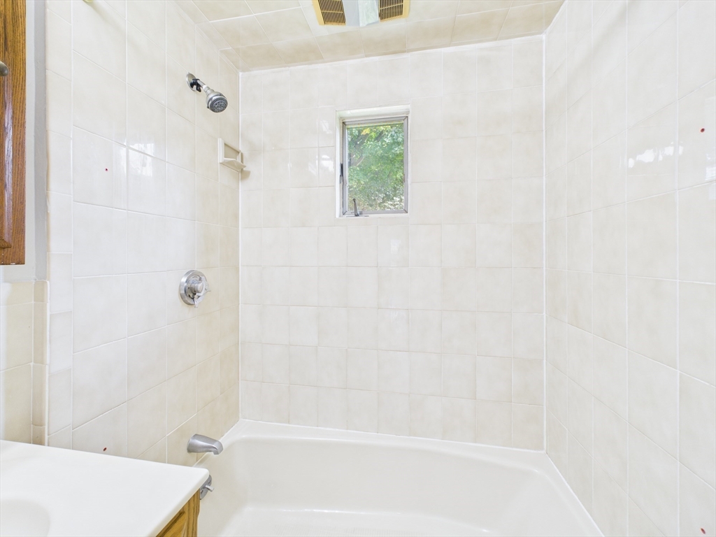 1120 Centre Street, Unit 1 Newton, MA 02459 - Photo 25 of 34