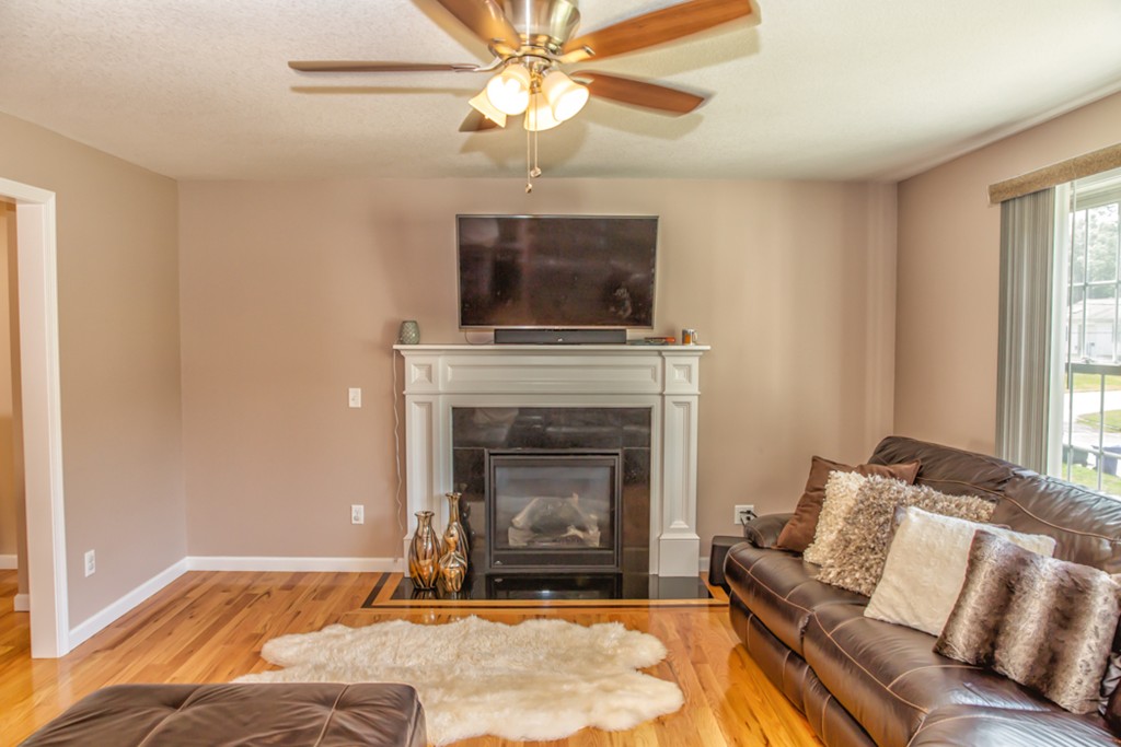 44 Jordan Street Springfield, MA 01129 - Photo 10 of 28 Gallery Image 10