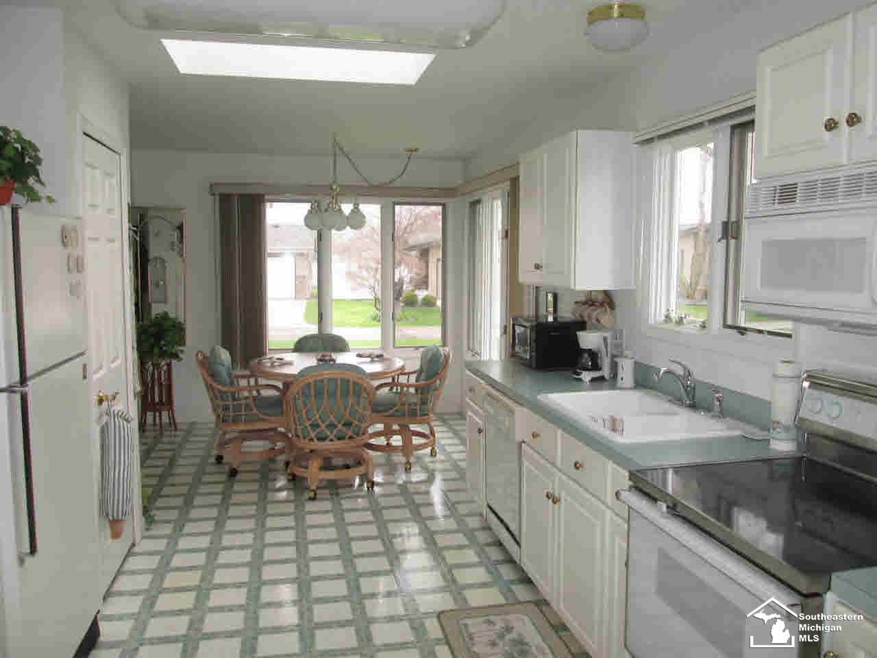3702 Bay Road Toledo, MI 43611 - Photo 12 of 25 Gallery Image 12