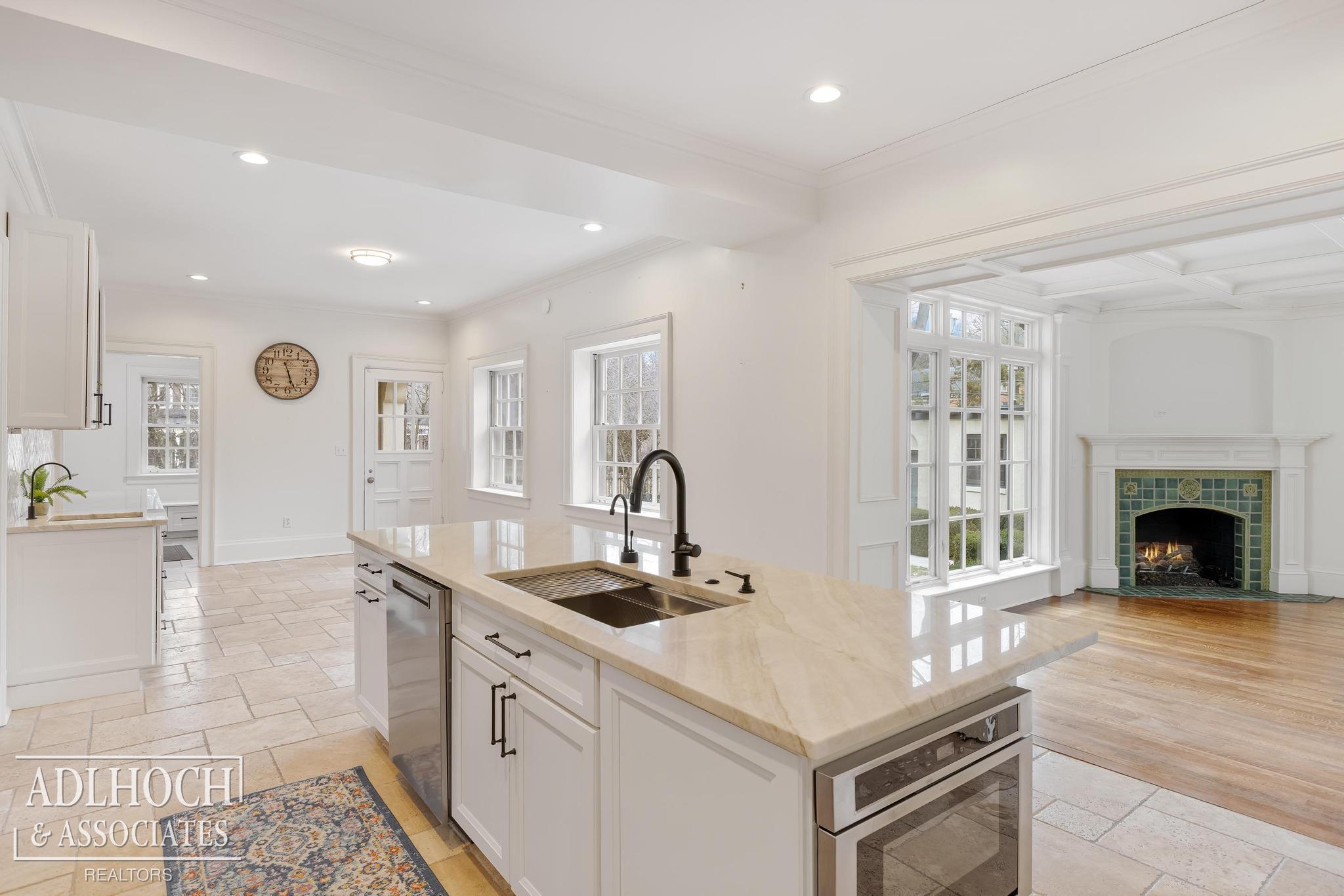 166 Cloverly Road Grosse Pointe, MI 48236 - Photo 23 of 72 50168102-46d9d1a9-3cec-4907-9df1-a5879ba4b98f.JPG