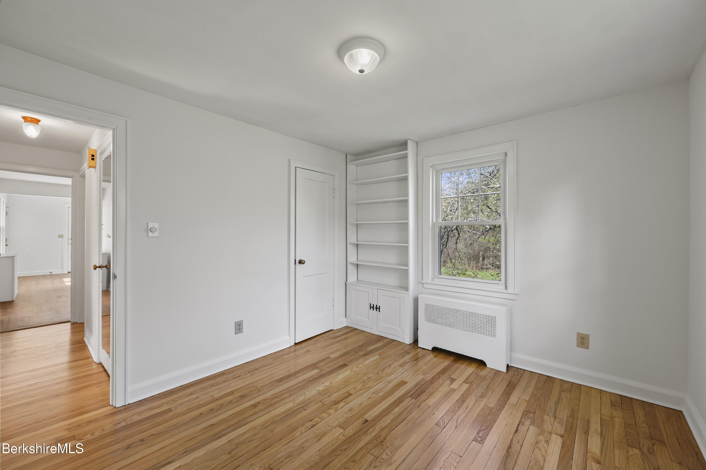 194 Eleanor Road Pittsfield, MA 01201 - Photo 18 of 39 100 Bedroom One