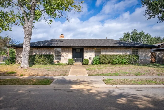 $2,875 | 4702 Champions Drive, Corpus Christi, TX 78413