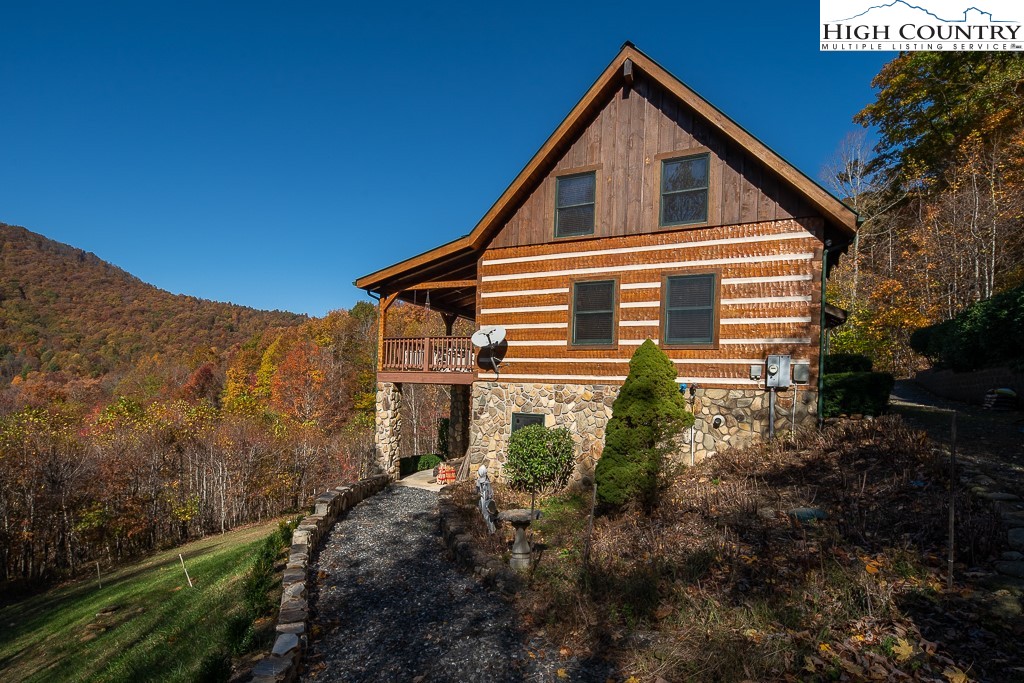 398 Phoenix Ridge Road Jefferson, NC 28640 - Photo 8 of 46 Gallery Image 8