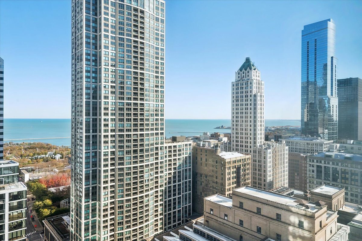 8 East Randolph Street, Unit 3004 Chicago, IL 60601 - Photo 15 of 20 a view of a city with tall buildings