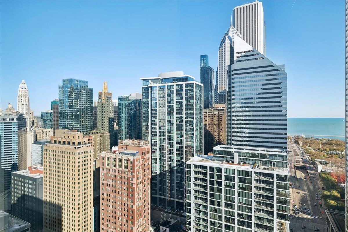 8 East Randolph Street, Unit 3004 Chicago, IL 60601 - Photo 16 of 20 a view of a city with tall buildings