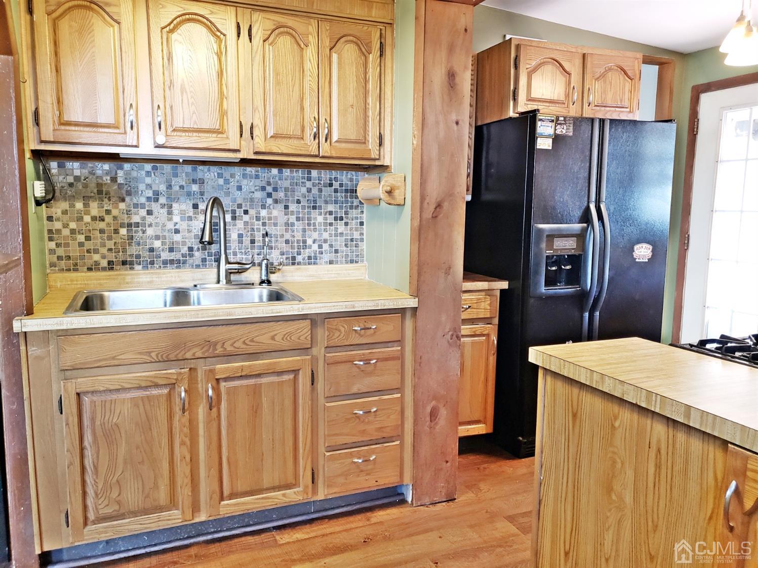 1688 Holly Road North Brunswick, NJ 08902 - Photo 8 of 30