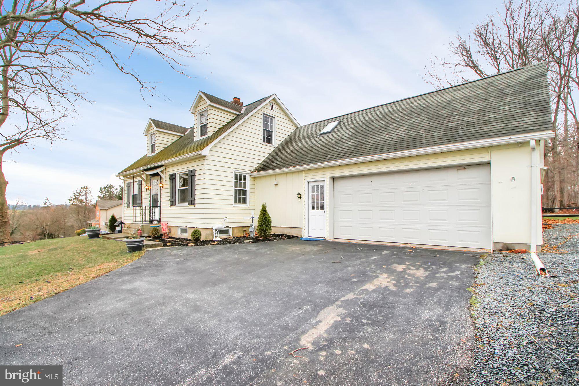 1695 Beck Mill Road Hanover, PA 17331 - Photo 3 of 28