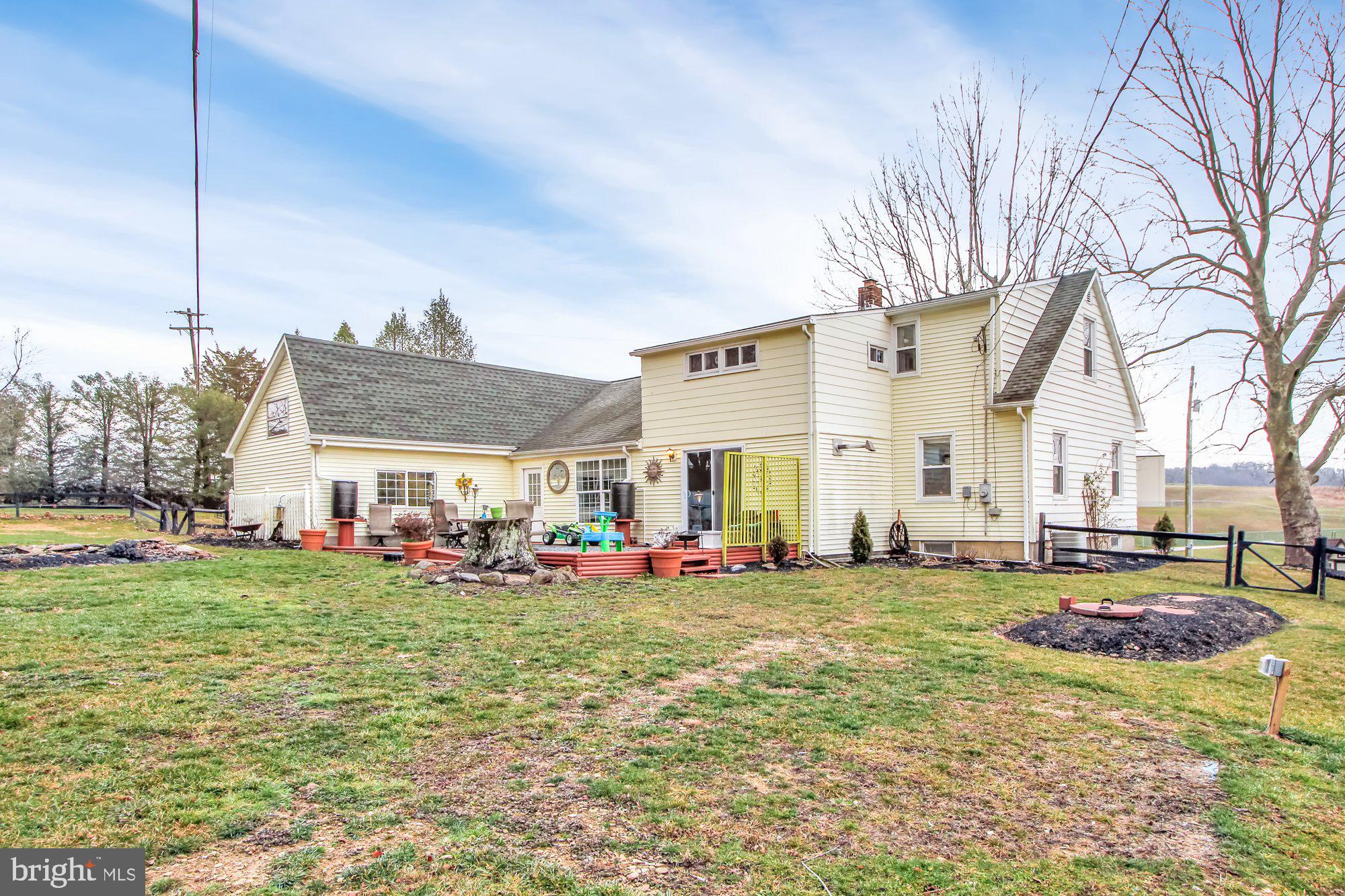 1695 Beck Mill Road Hanover, PA 17331 - Photo 4 of 28