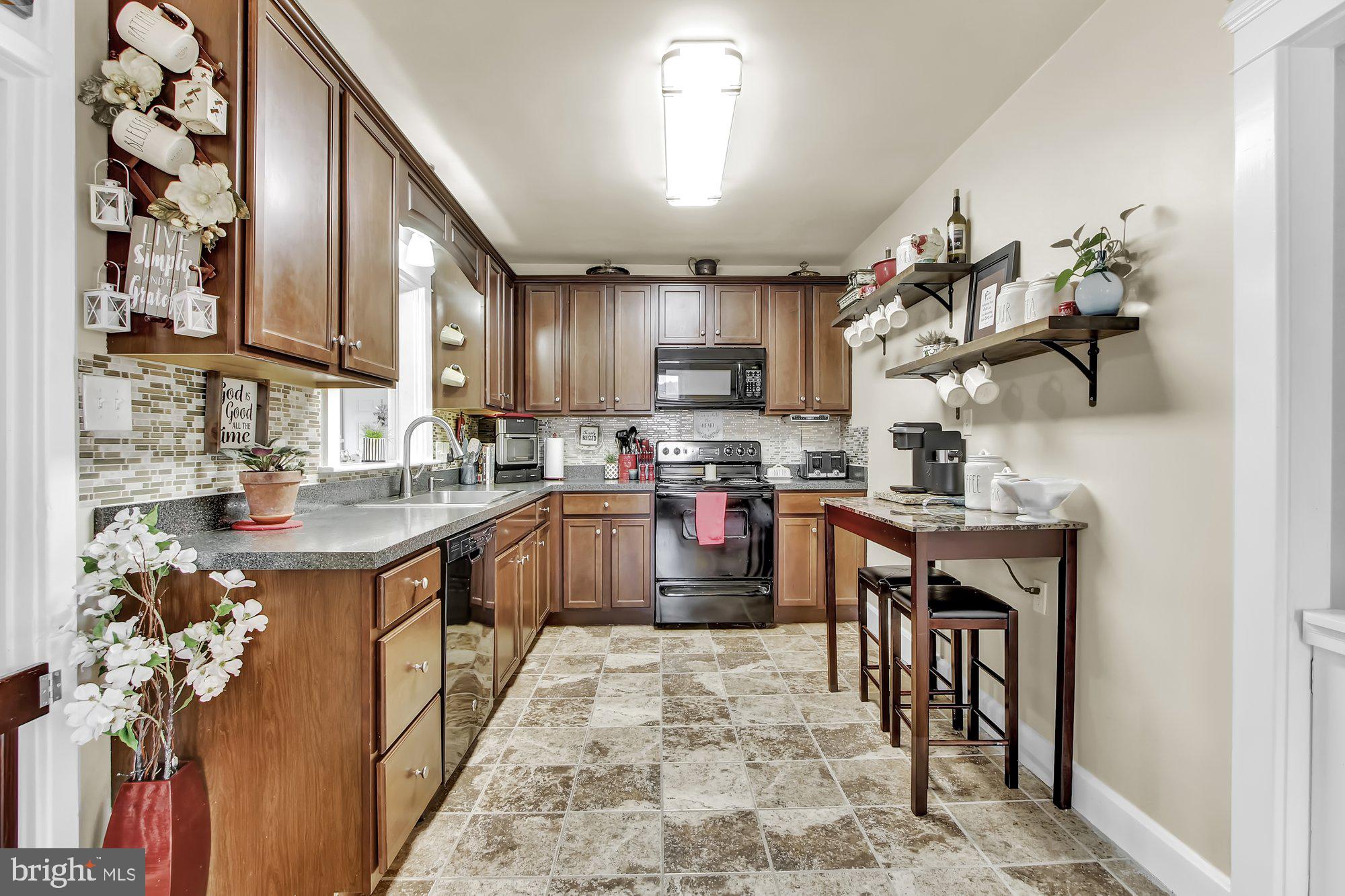 1695 Beck Mill Road Hanover, PA 17331 - Photo 8 of 28