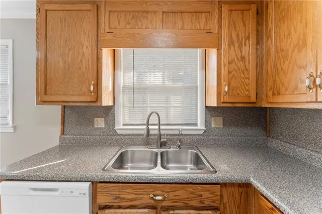 $2,400 | 320 Crossville Court, Roswell, GA 30076