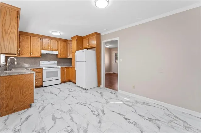 $2,400 | 320 Crossville Court, Roswell, GA 30076