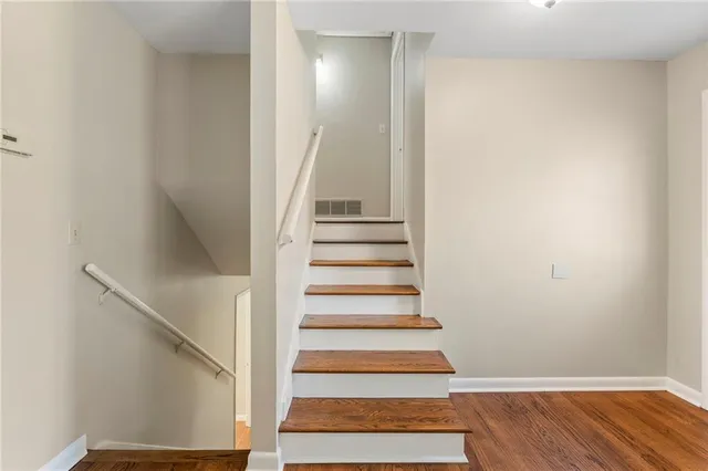 $2,400 | 320 Crossville Court, Roswell, GA 30076