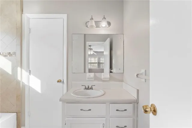 $2,400 | 320 Crossville Court, Roswell, GA 30076