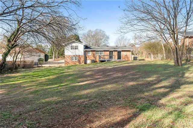 $2,400 | 320 Crossville Court, Roswell, GA 30076