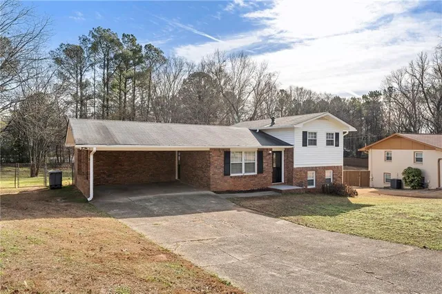 $2,400 | 320 Crossville Court, Roswell, GA 30076