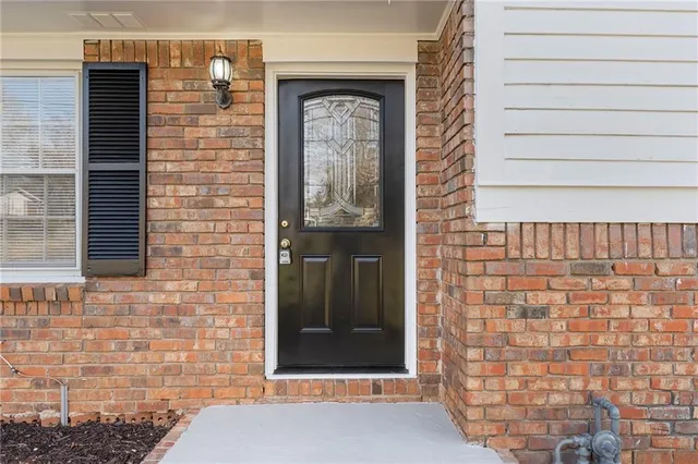 $2,400 | 320 Crossville Court, Roswell, GA 30076