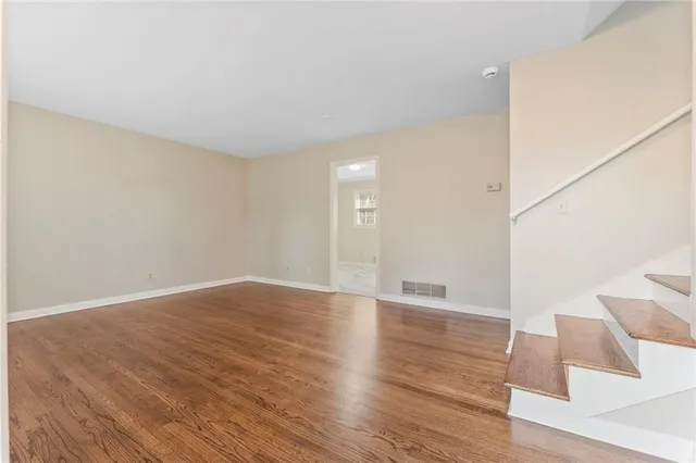 $2,400 | 320 Crossville Court, Roswell, GA 30076