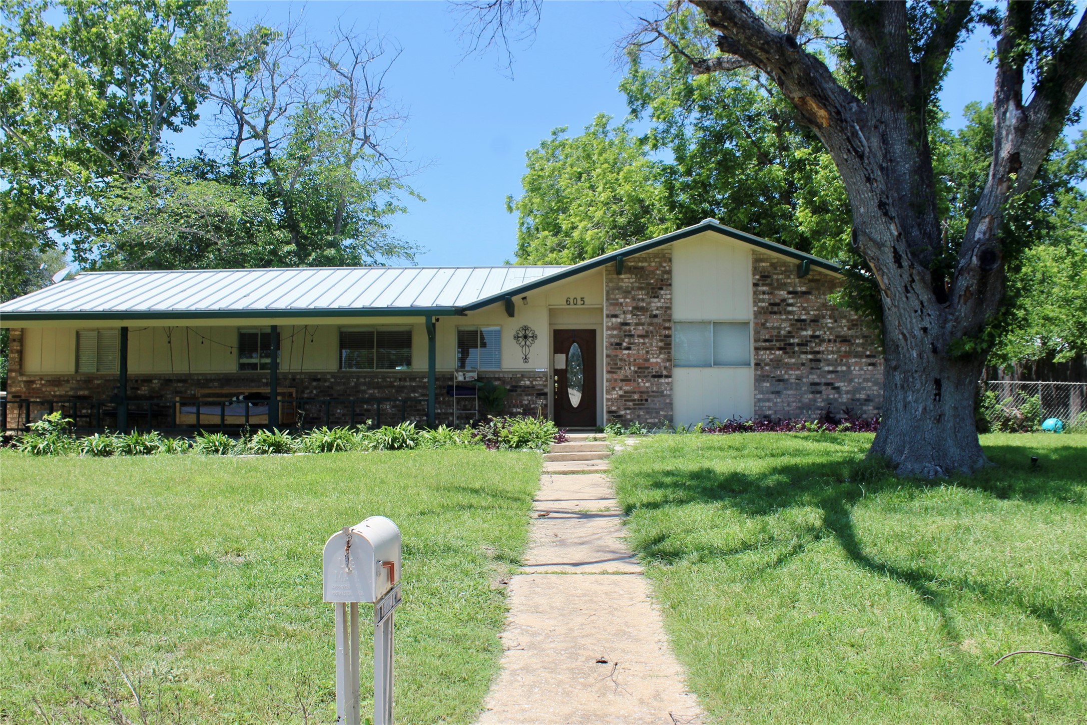 605 Parkway Street Georgetown, TX 78628 - Photo 1 of 1 Large corner lot