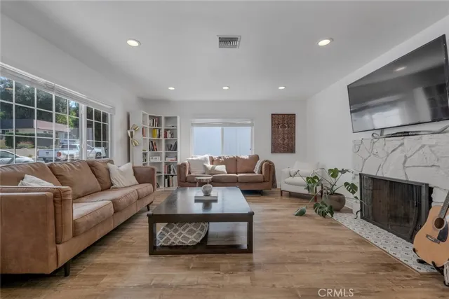 $1,100,000 | 10141 Scoville Avenue, Sunland, CA 91040