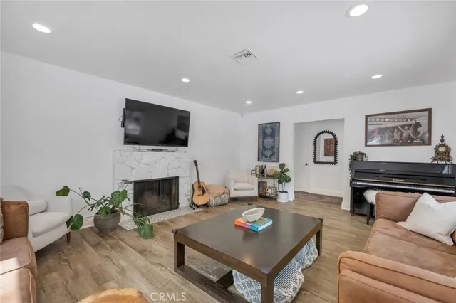 $1,100,000 | 10141 Scoville Avenue, Sunland, CA 91040