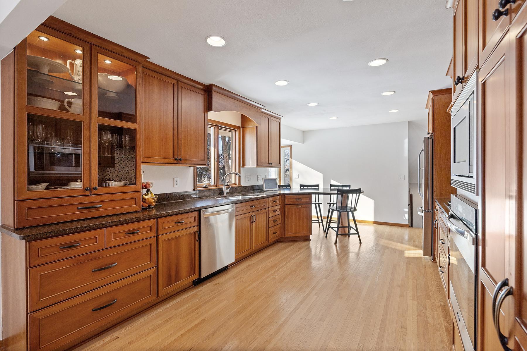 4909 Poppy Lane Edina, MN 55435 - Photo 12 of 42