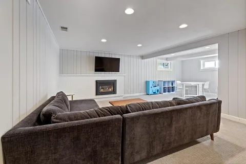 $850,000 | 4909 Poppy Lane, Edina, MN 55435