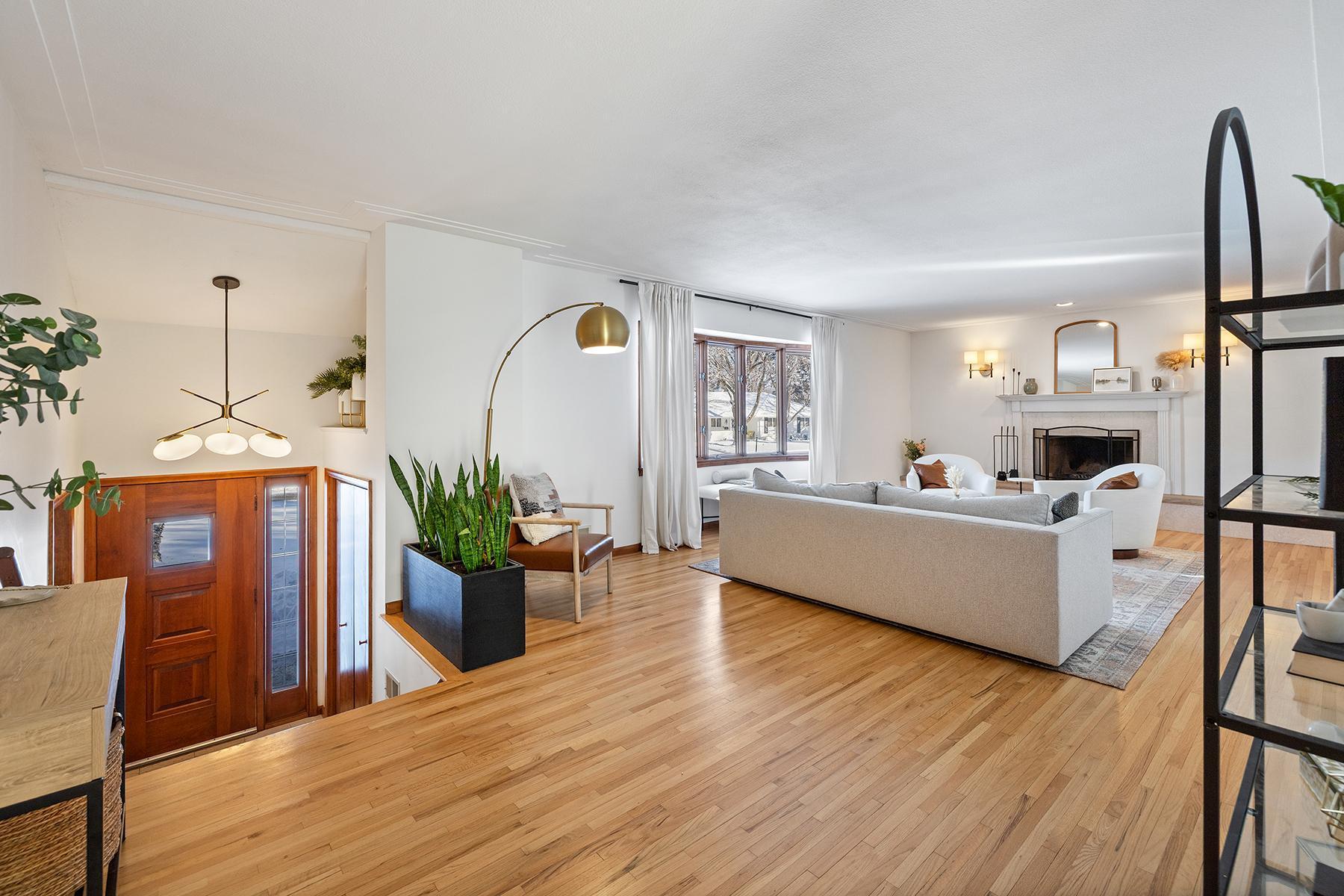 4909 Poppy Lane Edina, MN 55435 - Photo 4 of 42