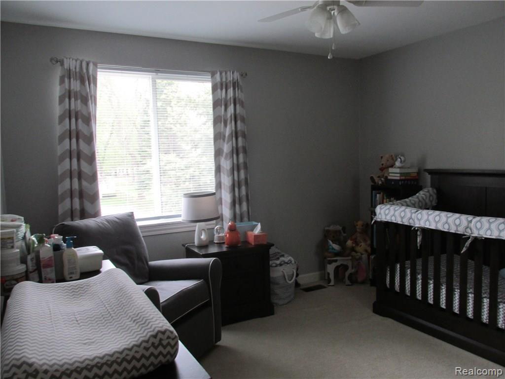 3358 Melvin Avenue Rochester, MI 48307 - Photo 10 of 15 IMG_2490.JPG