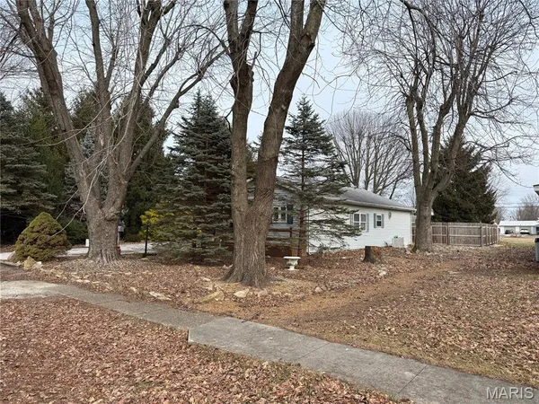 $115,000 | 611 Harrington Street, Carlinville, IL 62626