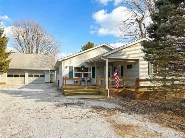 $115,000 | 611 Harrington Street, Carlinville, IL 62626