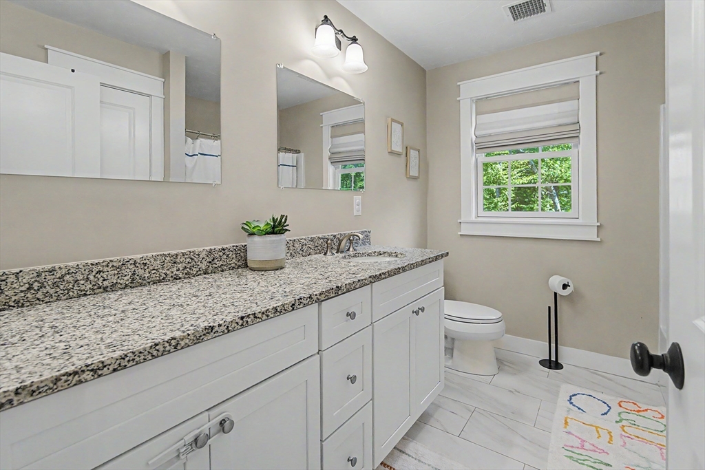 377 Rebecca Road Northbridge, MA 01588 - Photo 19 of 40