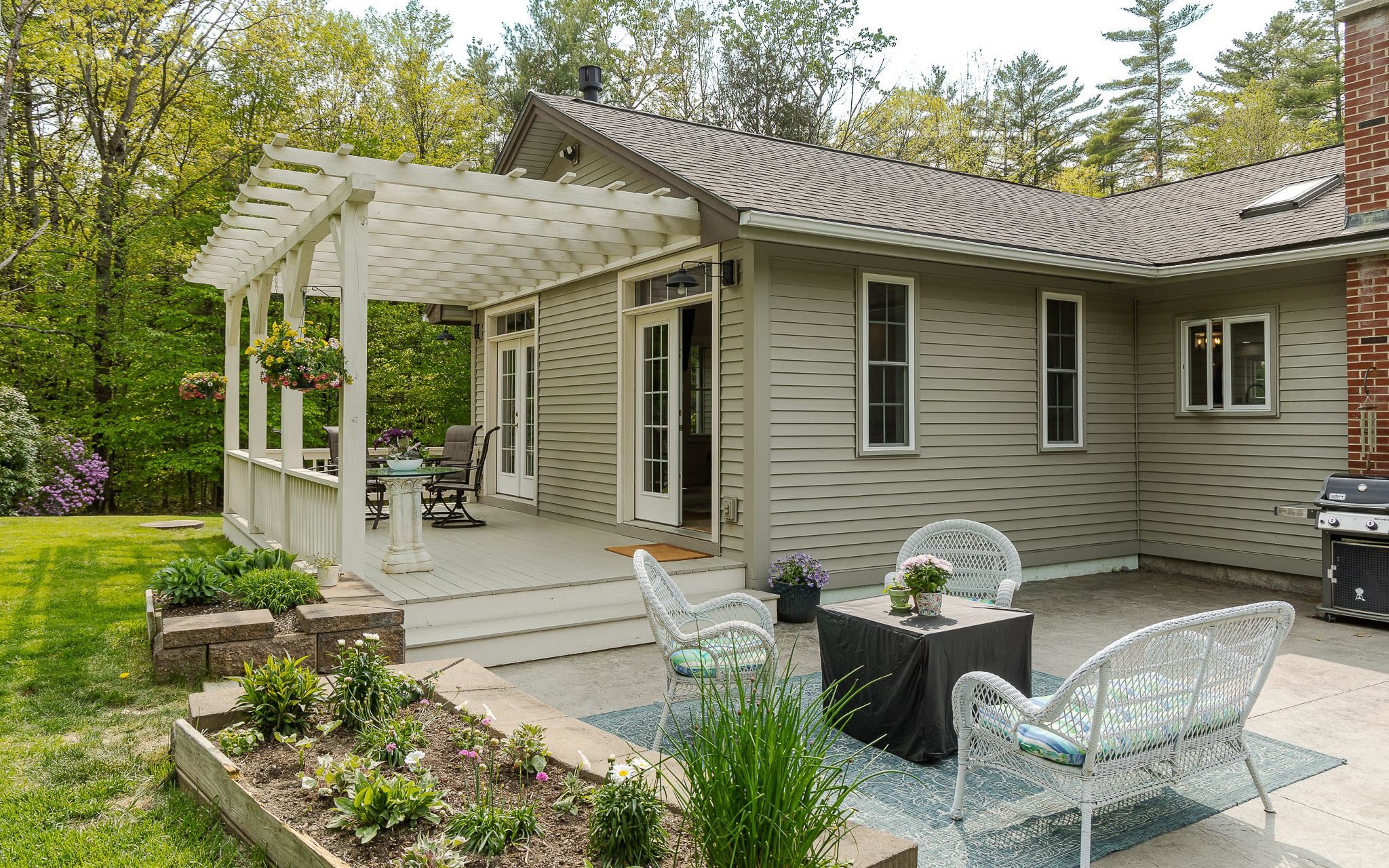 1299 County Road Walpole, NH 03608 - Photo 3 of 40
