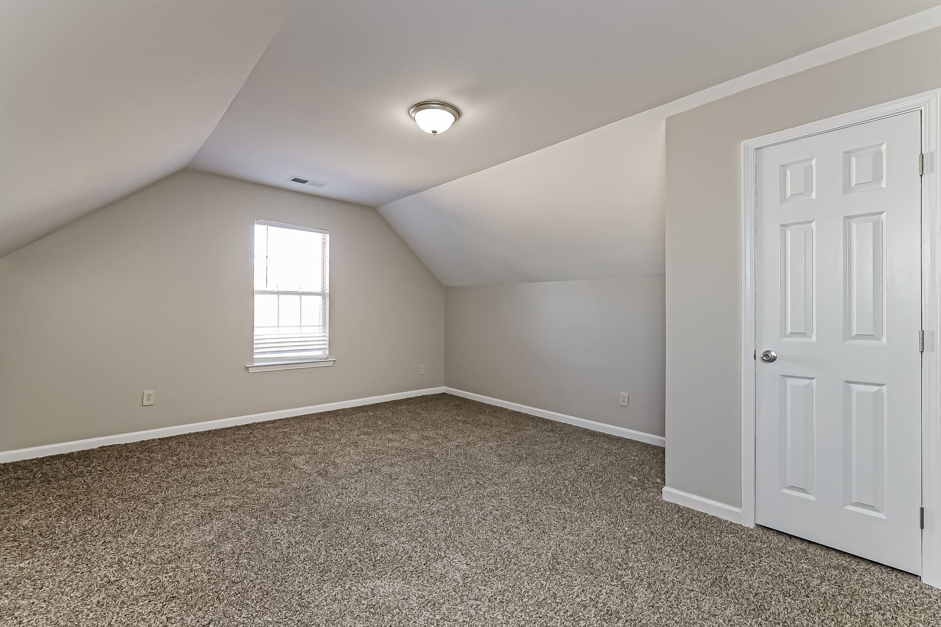 5377 Ragan Ridge Drive Memphis, TN 38141 - Photo 12 of 17 an empty room with windows