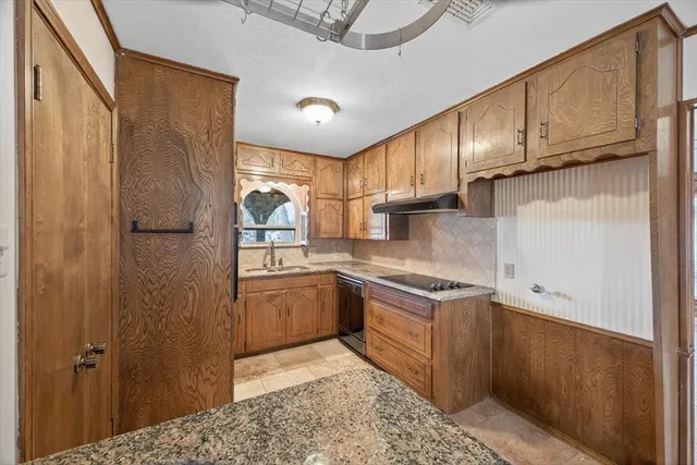 $335,000 | 1613 Trinity Court, Bedford, TX 76022