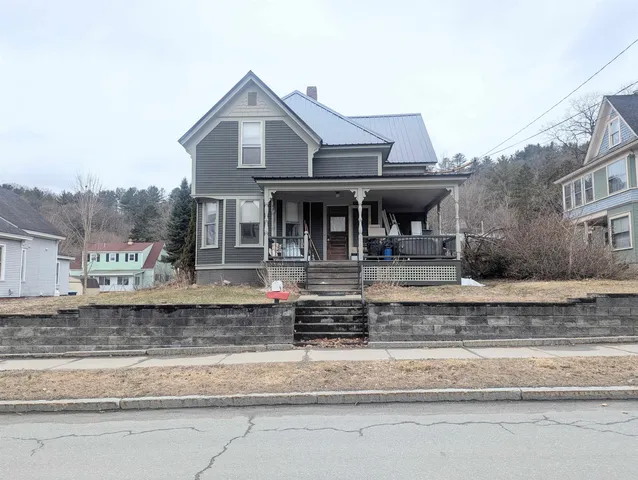 $2,550 | 417 Cliff Street, St. Johnsbury, VT 05819