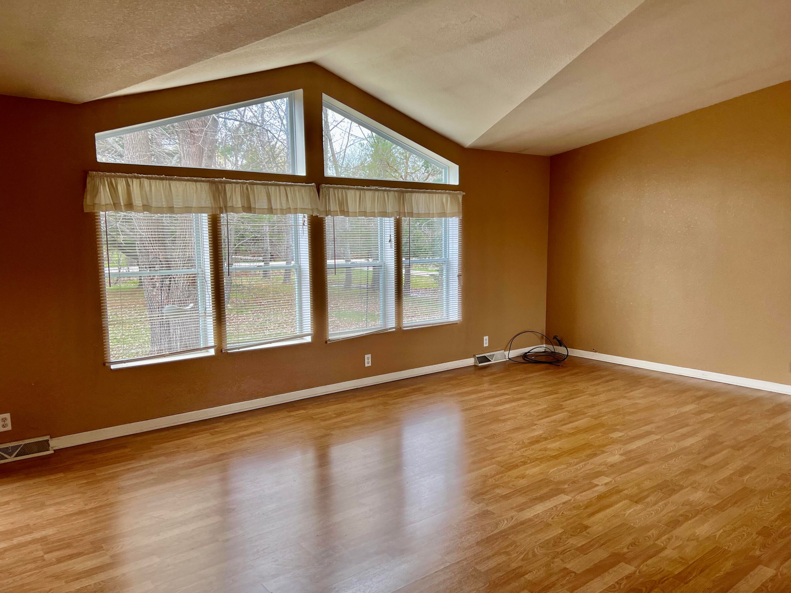 8470 Galbraith Road Cheboygan, MI 49721 - Photo 6 of 24 Gallery Image 6