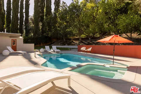 $1,799,000 | 20330 Del Campo Place, Woodland Hills, CA 91364